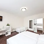 Hotel Garner - Ku'damm By Ihg 3*