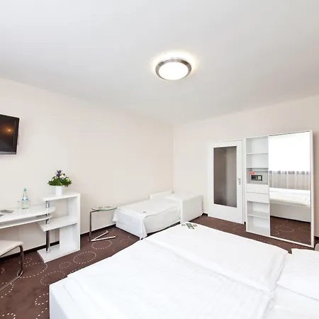 Hotel Garner - Ku'damm By Ihg 3*