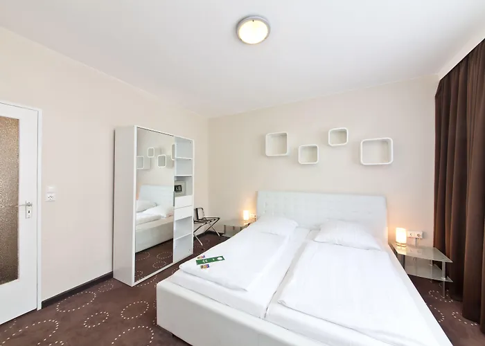 Garner - Ku'damm By Ihg Hotel 3*